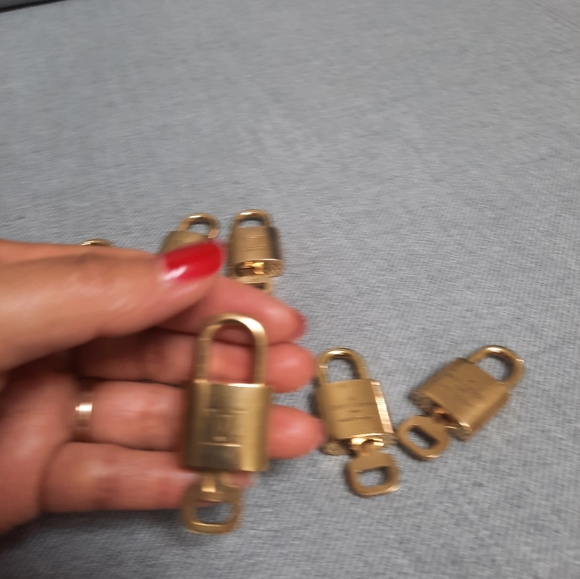 Authentic Louis Vuitton gold brass Padlock and key ,made in France - Picture 12 of 14